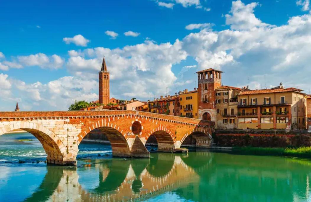Sangiohouse - Parking & Wifi Apartment Verona Bagian luar foto